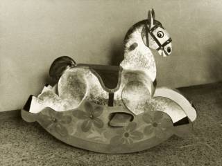 Cavallo a dondolo - giocattolo snodabile